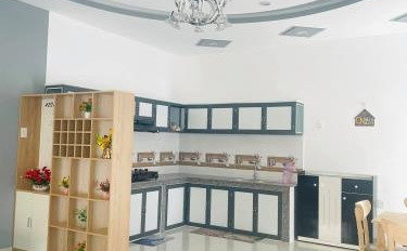 Diện tích gồm 111 m2 bán nhà vị trí nằm ngay ở Nguyễn Công Phương, Nghĩa Lộ ngôi nhà bao gồm 2 phòng ngủ đường di chuyển ngang 3 m hỗ trợ mọi thủ tục ...-02