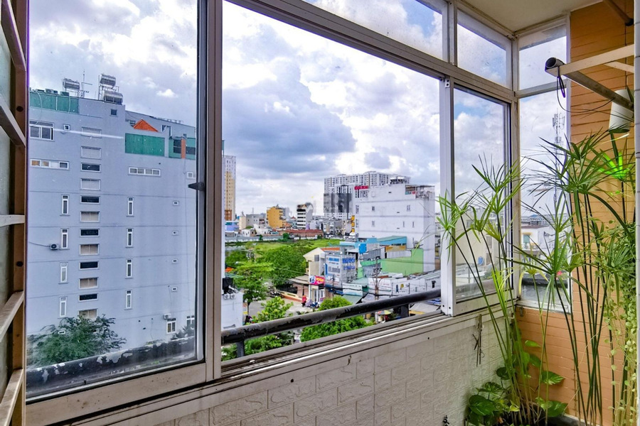 Căn hộ có 2 phòng ngủ, bán chung cư vị trí đặt ở trong Hồng Lạc, Hồ Chí Minh, tổng quan căn hộ này 2 PN, 1 WC sổ hồng chính chủ-01