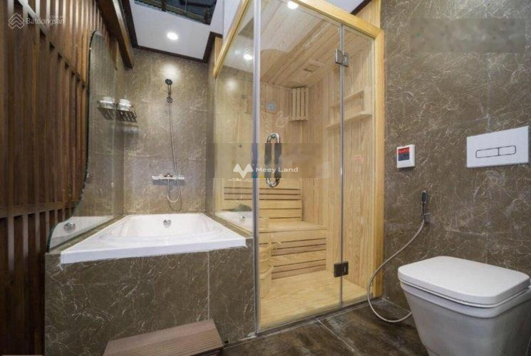 Trong căn hộ này full, bán căn hộ có diện tích gồm 133m2 vị trí tiềm năng Cầu Giấy, Hà Nội giá bán đề cử 8.05 tỷ-01