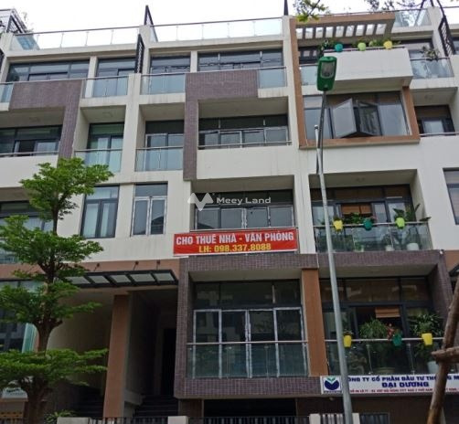 Cho thuê biệt thự trong Trung Hòa, Hà Nội giá thuê giao lưu từ 48 triệu/tháng diện tích vừa phải 100m2, trong ngôi nhà này gồm 5 PN