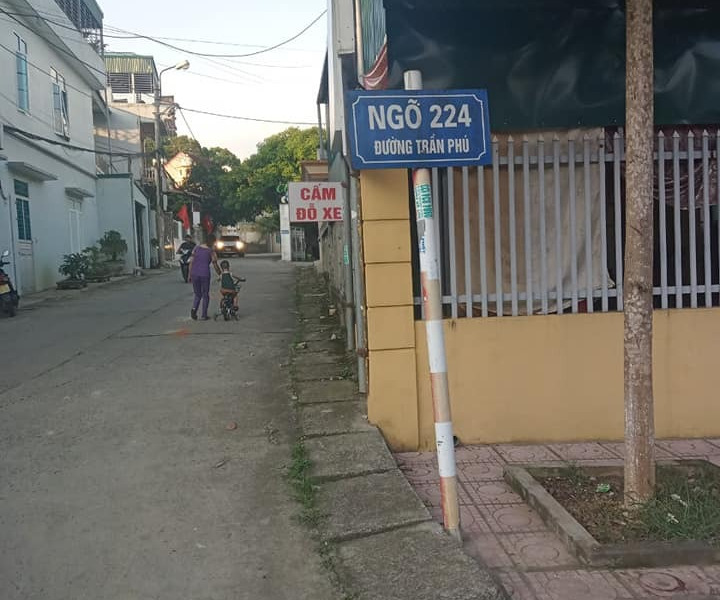 Cần tìm chủ nhân mới cho ngôi nhà cấp 4 tại ngõ 224 đường Trần Phú đi vào-01