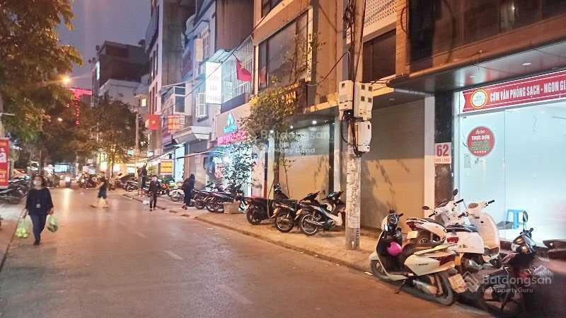 Bán nhà ở có diện tích 52m2 bán ngay với giá bất ngờ 18.2 tỷ vị trí thuận lợi tọa lạc gần Nguyễn Văn Tuyết, Hà Nội-01