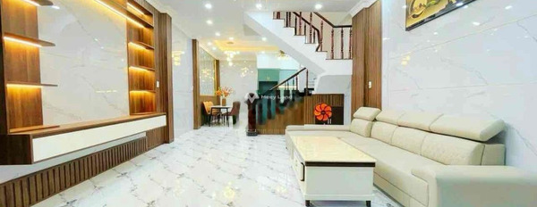 Giá bán cơ bản từ 4.85 tỷ bán nhà diện tích chuẩn 52m2 vị trí nằm tại Nguyễn Thị Hương, Hồ Chí Minh căn nhà bao gồm có 4 PN 5 WC liên hệ chính chủ-03