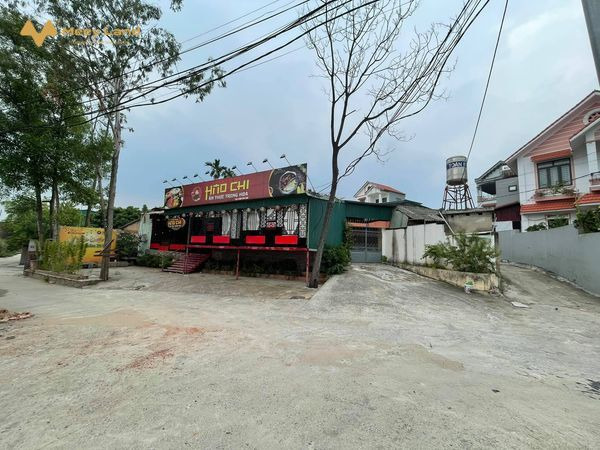 Cho thuê nhà hàng rộng 650m2 giữa trung tâm Việt Trì, Phú Thọ