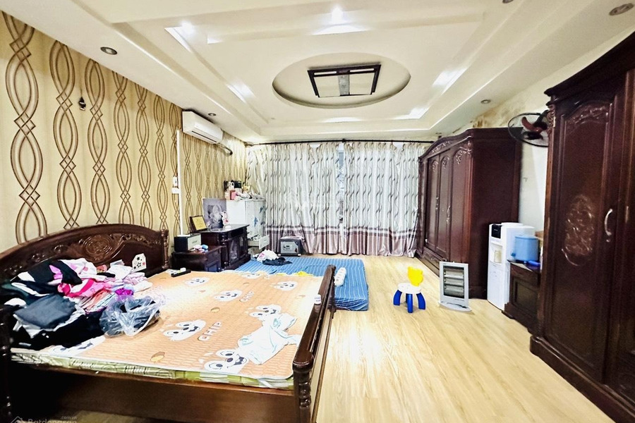 Nhà có 6 phòng ngủ bán nhà ở có diện tích chung 54m2 giá bán cực sốc 23.5 tỷ vị trí mặt tiền tọa lạc ngay ở Hoàng Mai, Hà Nội-01