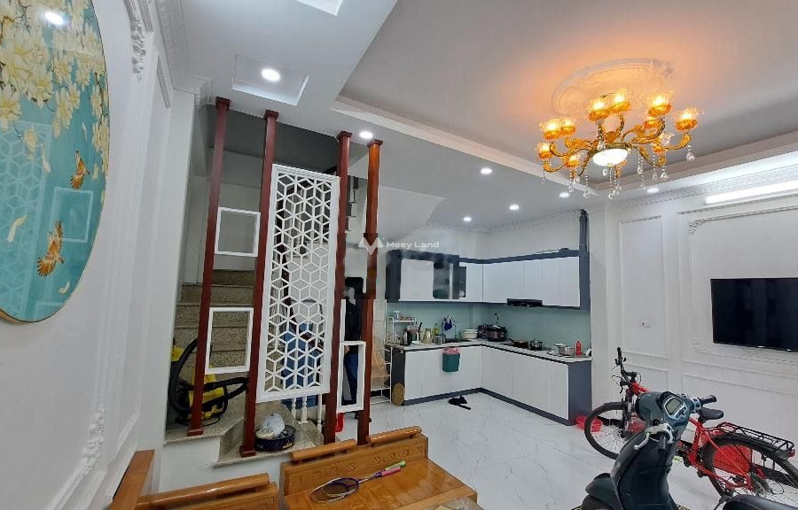 Vị trí đẹp tọa lạc ở Long Biên, Hà Nội bán nhà bán ngay với giá thỏa thuận 4.05 tỷ ngôi nhà có tổng cộng 4 phòng ngủ-01