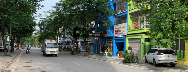 29.5 tỷ, bán liền kề diện tích rộng rãi 240m2 vị trí mặt tiền ngay trên Văn Phú, Hà Nội, ngôi nhà gồm có 3 phòng ngủ, 3 WC không sợ ngập nước-02