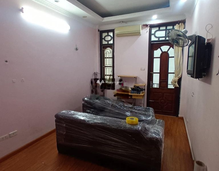 Diện tích chung là 20m2, cho thuê nhà ở vị trí đẹp ngay trên Giáp Bát, Hà Nội, căn nhà này 3 PN cực kì sang trọng-01