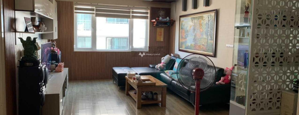 Hướng Đông - Nam, bán chung cư mặt tiền tọa lạc tại Ngọc Khánh, Ba Đình, căn này bao gồm 3 phòng ngủ, 2 WC khu vực đông đúc-03