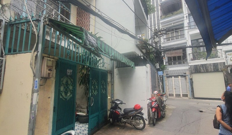 Nhà sát mặt tiền Nguyễn Thanh Tuyền, Tân Bình, 75m2, 2 phòng ngủ, giá 9,65 tỷ