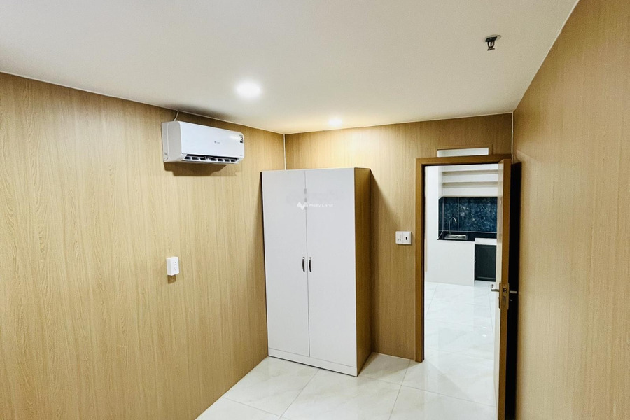 Tổng quan gồm có tất cả 3 phòng ngủ, cho thuê căn hộ gần Nguyễn Xí, Hồ Chí Minh, 2 WC ban công view đẹp-01