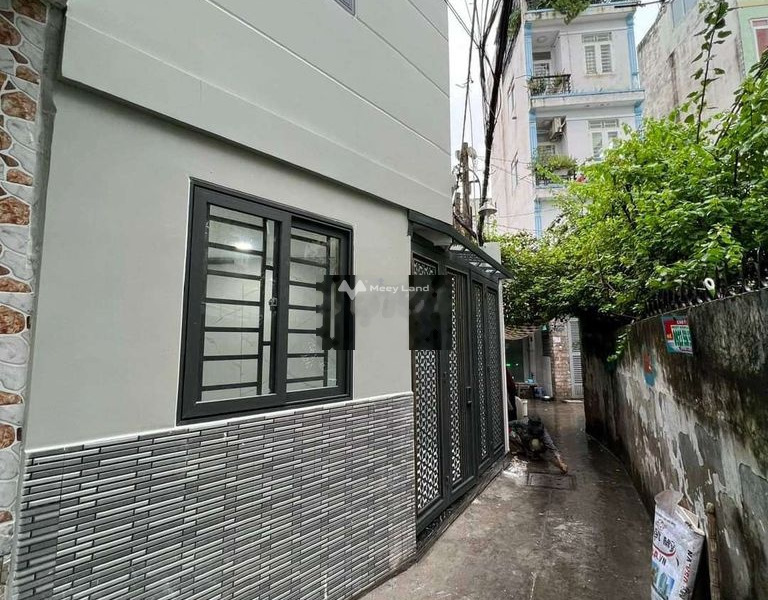 Có diện tích chung là 19m2 bán nhà vị trí đẹp ở Nguyễn Tất Thành, Quận 4 ngôi nhà này gồm có 3 PN 2 WC hỗ trợ mọi thủ tục miễn phí-01