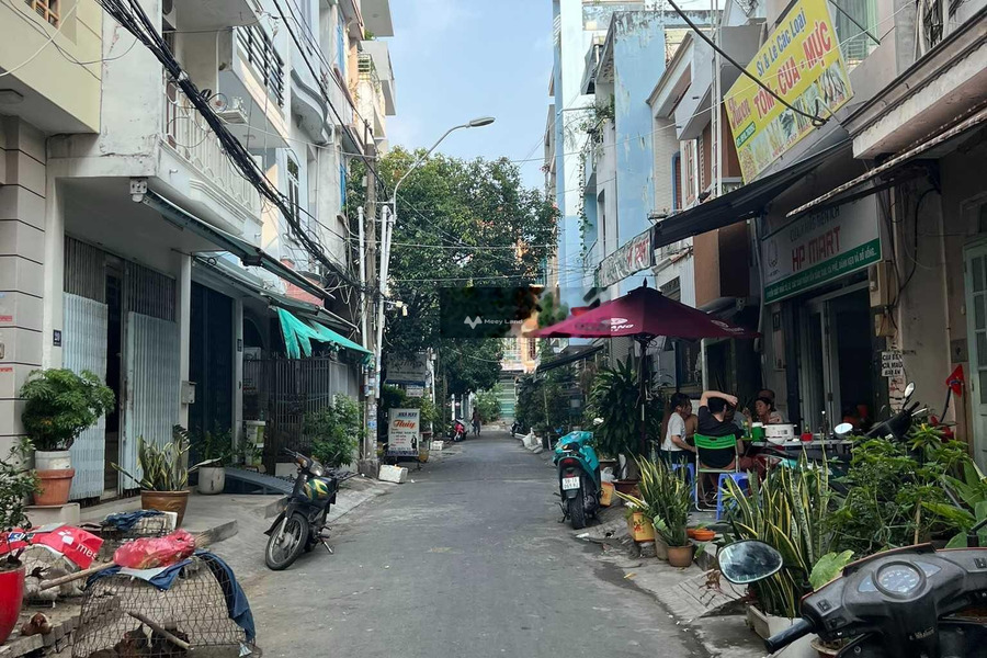 Nhà 8 PN bán nhà diện tích chuẩn 52m2 vị trí phát triển Tân Phú, Hồ Chí Minh-01