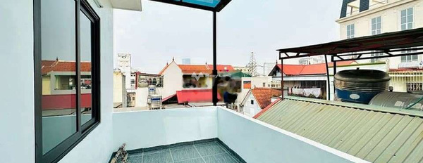 Nhà này bao gồm 4 PN, bán nhà ở diện tích khoảng 38m2 bán ngay với giá khoảng 7 tỷ vị trí đẹp tọa lạc ngay ở Hào Nam, Hà Nội-03