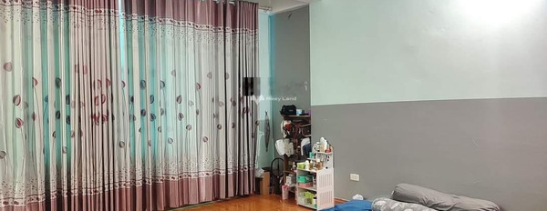 Nhà có 5 PN bán nhà giá bán đề xuất chỉ 11 tỷ có diện tích chung là 50m2 vị trí thuận lợi gần Hà Đông, Hà Nội-02