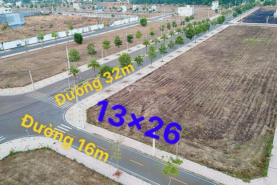 Vị trí đẹp ngay tại Đồng Xoài, Bình Phước bán đất, giá bán tốt từ 4.2 tỷ, hướng Bắc có diện tích là 338m2-01