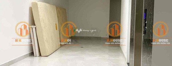 Giá khoảng 55 triệu/tháng, cho thuê nhà diện tích gồm 110m2 mặt tiền tọa lạc gần Bạch Đằng, Hồ Chí Minh, ngôi nhà có tổng 5 PN, 5 WC lh ngay kẻo lỡ-03