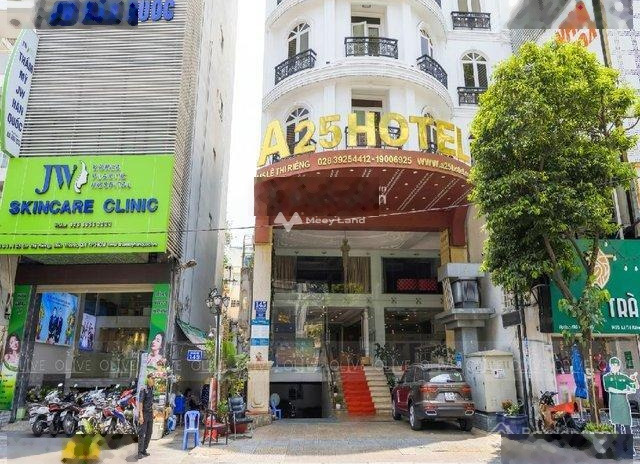 Vị trí đặt ở trong Lê Thị Riêng, Bến Thành bán nhà bán ngay với giá mua liền từ 315 tỷ nhà tổng quan có 80 phòng ngủ