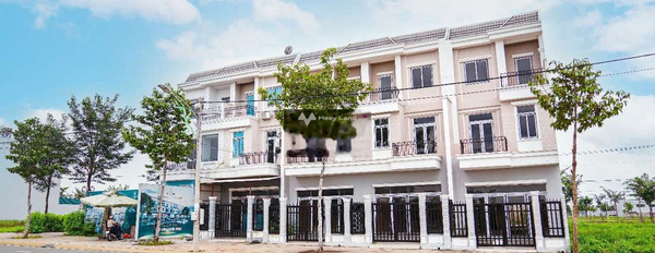 Bán nhà có diện tích 130m2 tọa lạc ngay ở Tiến Hưng, Bình Phước giá bán công khai 1 tỷ ngôi nhà bao gồm có 2 phòng ngủ, 4 WC-02
