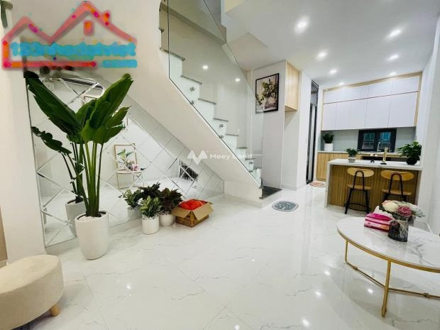 Căn nhà gồm có tất cả 4 phòng ngủ bán nhà bán ngay với giá cực kì tốt 5.45 tỷ có diện tích chính 40m2 vị trí đẹp tọa lạc tại Kim Mã, Hà Nội-01