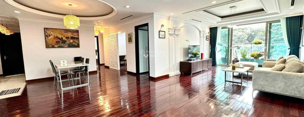 Diện tích 172m2, cho thuê căn hộ mặt tiền nằm ngay tại Trung Hòa, Hà Nội, căn hộ bao gồm có 3 phòng ngủ, 2 WC liên hệ liền-03