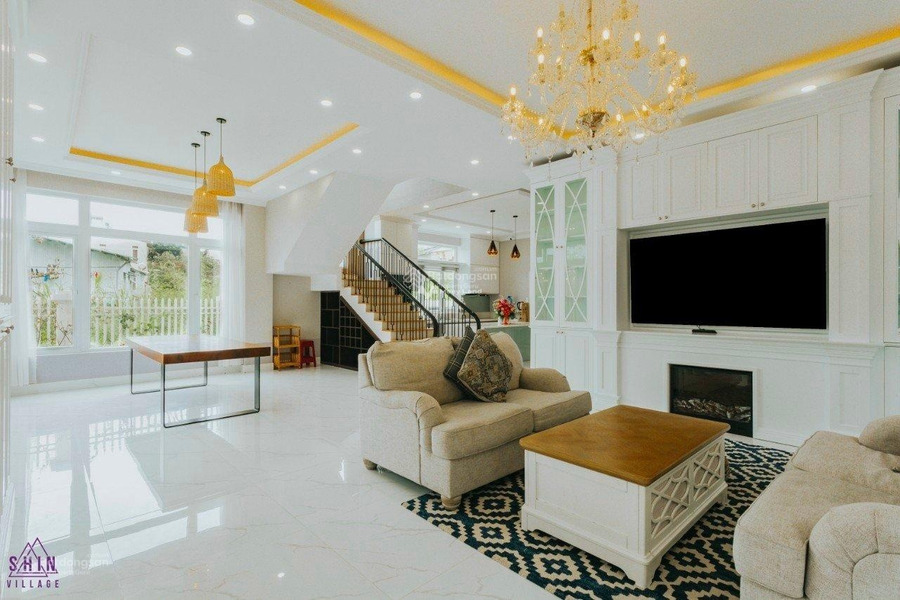 Bán biệt thự mặt tiền tọa lạc tại Cô Giang, Lâm Đồng giá bán cực mềm 13.8 tỷ có diện tích tổng 200m2, tổng quan nhà gồm 4 phòng ngủ-01