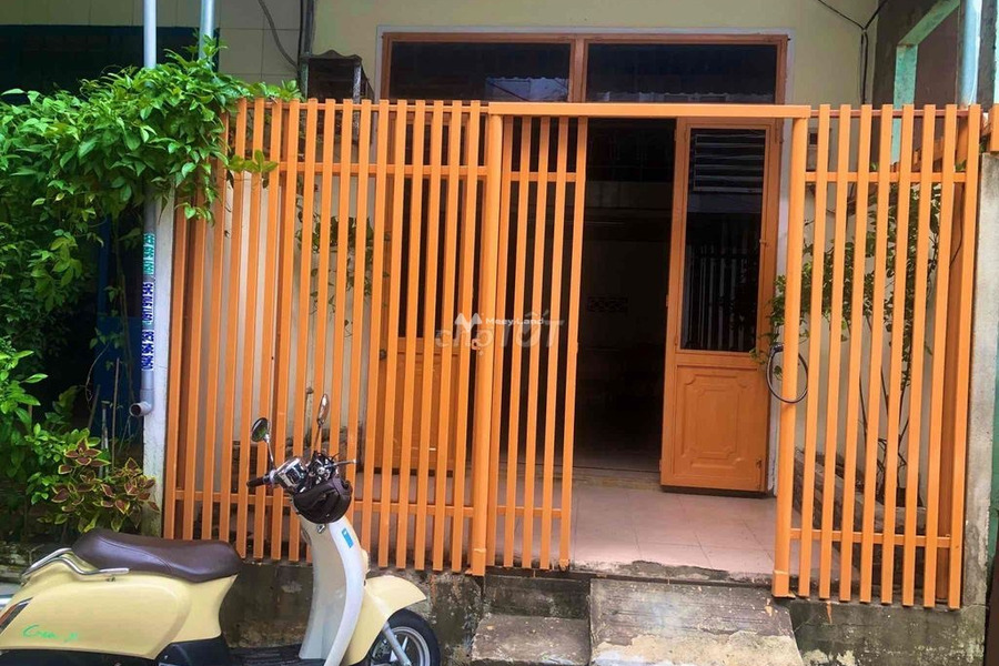 Vị trí mặt tiền gần Thái Thị Bôi, Thanh Khê cho thuê nhà thuê ngay với giá mềm 4.5 triệu/tháng, trong nhà này gồm 2 PN, 1 WC-01