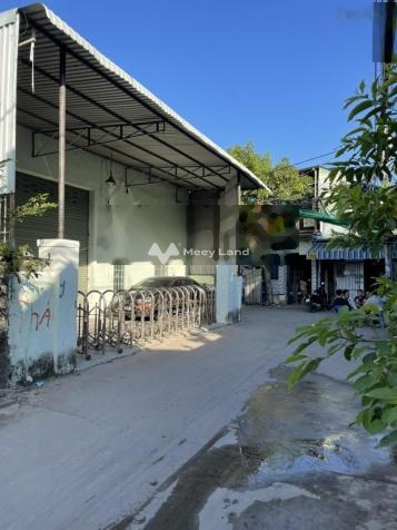 Cho thuê nhà, thuê ngay với giá thương lượng 15 triệu/tháng có diện tích tổng là 400m2 mặt tiền nằm ngay trên Bình Hòa, Thuận An-01