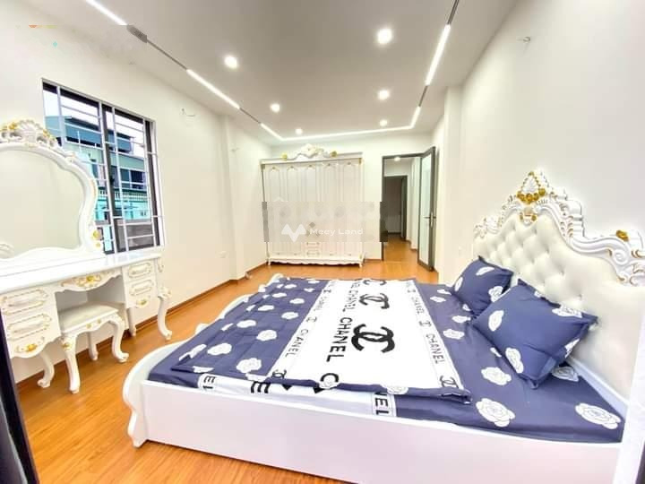 Vị trí đặt ở trung tâm Tân Khai, Hà Nội bán nhà bán ngay với giá thương lượng chỉ 4.6 tỷ tổng quan nhà bao gồm có 6 phòng ngủ 5 WC-01