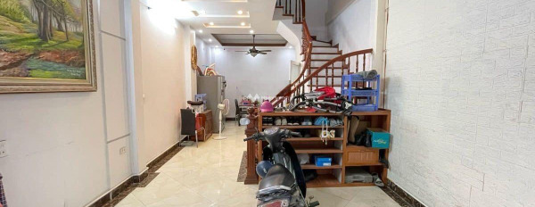DT 40m2 bán nhà ở vị trí đặt ở tại Hai Bà Trưng, Hà Nội trong nhà này gồm 4 phòng ngủ 4 WC liên hệ chính chủ.-03