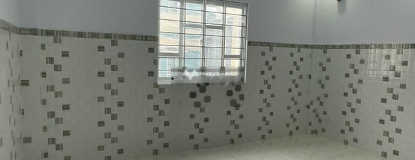 Có diện tích quy ước 70m2, cho thuê nhà ở Phía trong Tôn Đản, Phường 8, nhà này có tổng 4 phòng ngủ, 3 WC thuận tiện di chuyển-03