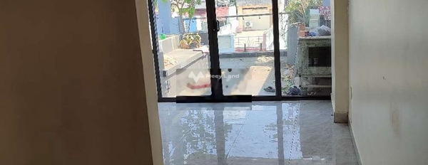 Cho thuê nhà có diện tích thực là 84m2 Bên trong Quận 6, Hồ Chí Minh thuê ngay với giá thỏa thuận 19 triệu/tháng, căn nhà có tất cả 6 phòng ngủ-03