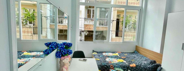 Cho thuê căn hộ, vị trí đặt ở trong Hoàng Văn Thụ, Hồ Chí Minh giá thuê đặc biệt từ 5.7 triệu/tháng có diện tích rộng 27m2-02