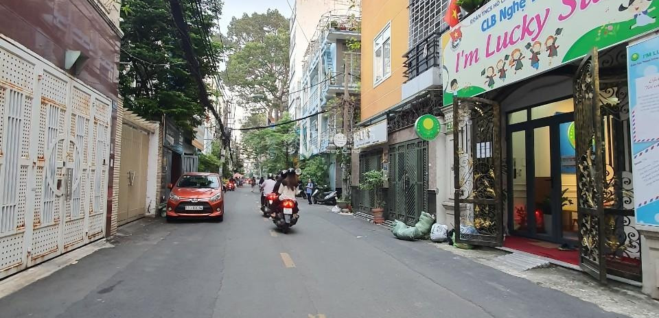 Bán nhà bán ngay với giá thương mại 10 tỷ diện tích khoảng 48m2 mặt tiền nằm ngay ở Nguyễn Công Trứ, Quận 1