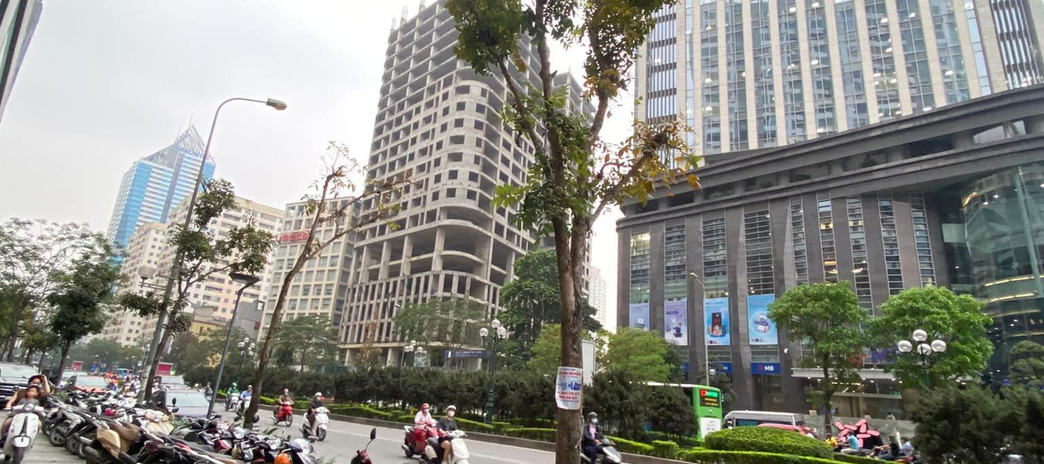 Bán sàn văn phòng thương mại mặt phố Lê Văn Lương, cho thuê 240 triệu/tháng