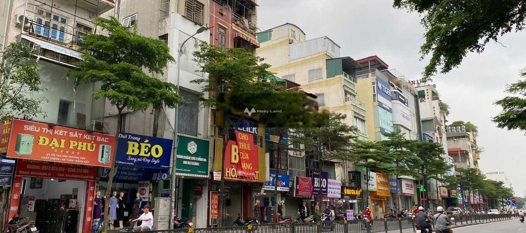 Tọa lạc ngay ở Đống Đa, Hà Nội bán nhà bán ngay với giá cạnh tranh chỉ 13.5 tỷ tổng quan ngôi nhà này gồm 2 phòng ngủ