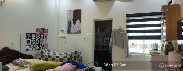 Tổng quan bên trong nhà có 4 phòng ngủ bán nhà giá bán cực rẻ từ 7.8 tỷ diện tích rộng 102m2 vị trí đẹp tọa lạc gần Phường 15, Hồ Chí Minh-03