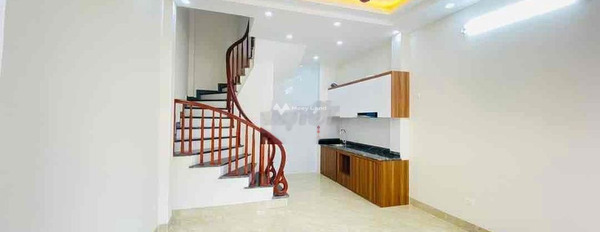 Nhà gồm 3 PN cho thuê nhà ở có một diện tích 30m2 thuê ngay với giá rẻ chỉ 6 triệu/tháng vị trí ngay trên Việt Hưng, Hà Nội, hướng Tây Bắc-03