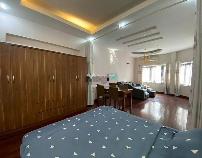 Vị trí đặt nằm ngay Liễu Giai, Hà Nội bán nhà giá bán 9 tỷ trong nhà nhìn chung gồm có 5 phòng ngủ 5 WC-01