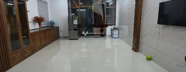 Trong nhà tổng quan có 7 PN bán nhà bán ngay với giá giao lưu 9.99 tỷ diện tích khoảng 55m2 vị trí thuận lợi ở Bùi Xương Trạch, Hà Nội-03