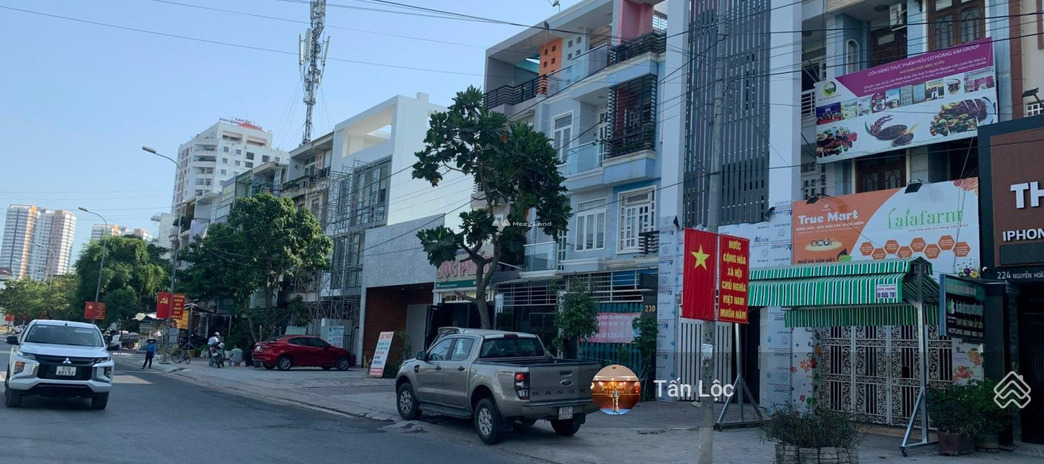 Giá bán 20.5 tỷ bán nhà có diện tích chính 80m2 vị trí nằm ở An Phú, Hồ Chí Minh hướng Đông - Nam trong nhà gồm 4 PN, 4 WC cảm ơn đã xem tin