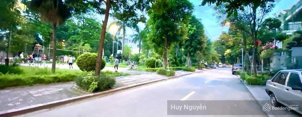 BT Văn Phú mặt vườn hoa 200m2 x 3T MT 10m, KD, ở sướng giá đầu tư: 0982 880 *** -03