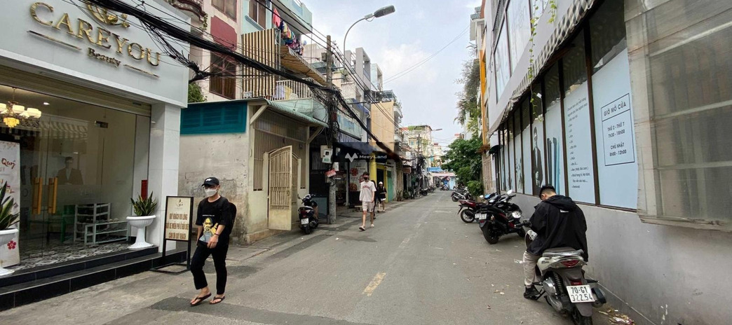Bán ngay với giá hấp dẫn chỉ 16.5 tỷ bán nhà có diện tích chính 90m2 mặt tiền tọa lạc gần Trần Quang Khải, Hồ Chí Minh cảm ơn đã xem tin