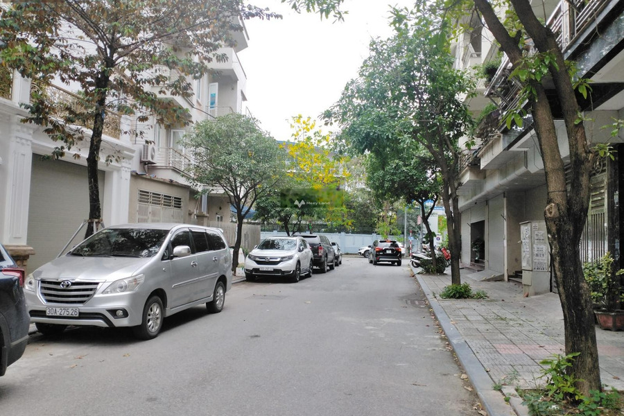Bán nhà diện tích gồm 98m2 vị trí đặt tọa lạc ngay trên Trần Phú, Văn Quán bán ngay với giá êm 16 tỷ trong nhà này gồm 10 PN, 5 WC-01