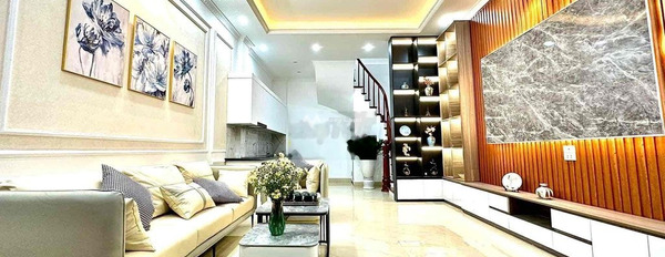 Vị trí thuận lợi nằm trên Phạm Văn Đồng, Xuân Đỉnh bán nhà bán ngay với giá đề cử 4.3 tỷ trong nhà tổng quan gồm 4 phòng ngủ-03