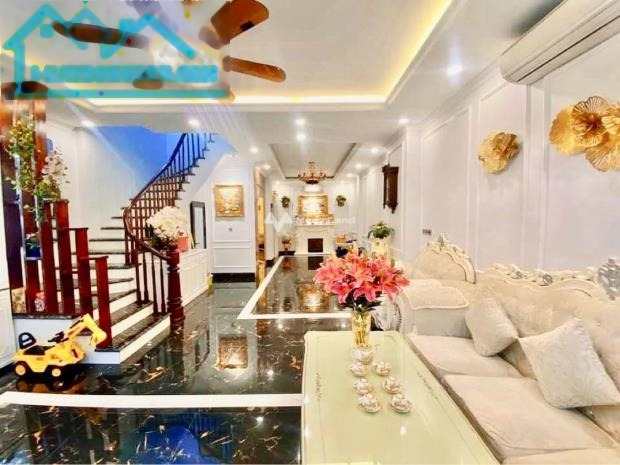Tổng quan trong nhà có 5 PN, bán nhà ở có diện tích gồm 120m2 bán ngay với giá êm chỉ 22 tỷ mặt tiền tọa lạc ngay tại Văn Quán, Hà Nội-01