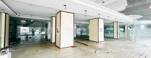 Cho thuê sàn văn phòng giá thuê bàn giao chỉ 1.2 tỷ/tháng vị trí ở Quận 1, Hồ Chí Minh có diện tích gồm 2400m2 nội thất gần gũi Cơ bản-03