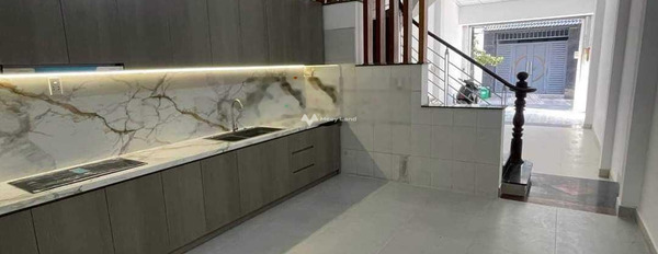 Bán nhà diện tích chuẩn 50m2 vị trí thuận lợi tọa lạc ngay ở Quận 9, Hồ Chí Minh bán ngay với giá mua liền chỉ 5.95 tỷ tổng quan có tổng 4 PN, 3 WC-03