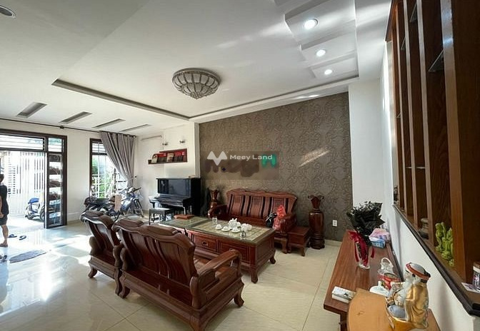 Cho thuê nhà có diện tích quy ước 130m2 vị trí mặt tiền tọa lạc tại Thanh Thủy, Đà Nẵng giá thuê khủng 19.5 triệu/tháng, nhìn chung có tổng 4 PN, 5 WC