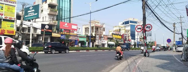 Nhà gồm 12 PN, cho thuê nhà, thuê ngay với giá tốt bất ngờ chỉ 200 triệu/tháng diện tích sàn là 2000m2 nằm ngay Phú Hòa, Bình Dương-02